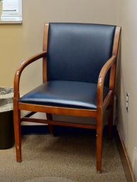 [#B9-5] Black guest chair with arms