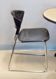[#B8-8] Blk side chair no arms