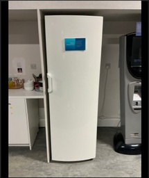 [#G10-139] Tall fridge 