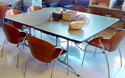 [#C4-13] Kitchen table