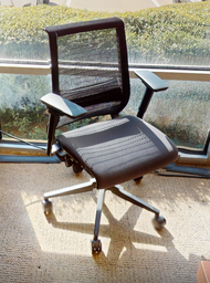 [#B13-3] Task chair with arms