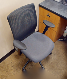 [#B13-4] Task chair with arms