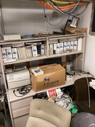 [#E4-13] Desk w/hutch