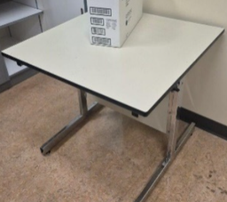 [#C10-8] Printer Table