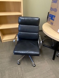 [#B5-16] Baffled Leather Chair Roller