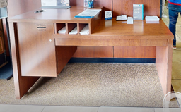 [#C4-12] Cheque desk