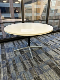 [#C2-82] Round Table 