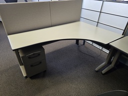 [#E3-24] Desk Right Return w/Tackboard