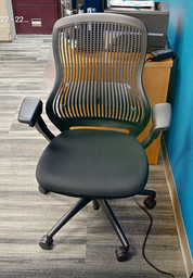 [#B13-2] Black Task Chair