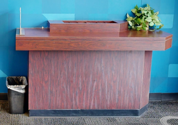 [#C4-13] Cheque desk