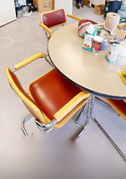 [#B8-6] Red &amp; yellow guest chair