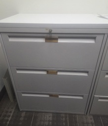 [#D8-242] 3 drawer filing cabinet