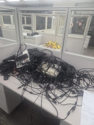 [#H1-385] Multiple cables (HDMI Mostly)