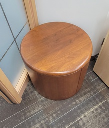 [#C4-150] Small wood table
