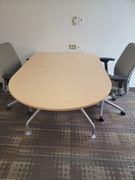 [#C5-152] Wood desk w/metal legs