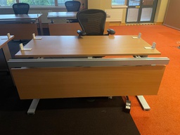 [#E2-42] Control Room Desk