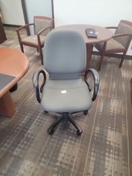 [#B13-196] Green office chair 