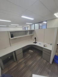 [#A2-427] L shape desk w/hoverhanging comp+ped w/m