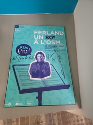 [#J1-551] Signed pictures