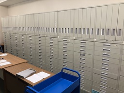 [#D12-28] Light Gray Horizontal Metal Cabinets