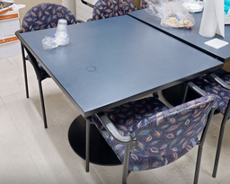 [#C4-7] Square break table