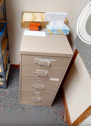 [#D11-18] Small Beige Metal 4H