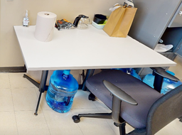 [#C4-13] Square wht break table