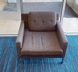 [#B12-7] Brown lounge chair