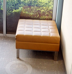 [#B11-8] Square gold ottoman