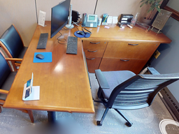 [#E6-2] L-shaped desk