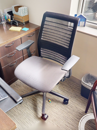 [#B13-2] Task chair with arms