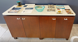 [#D5-14] 4 door mid coffee credenza
