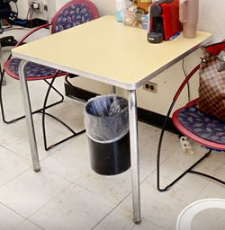 [#C4-22] Square break table