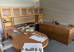 [#E9-8] Light Wood Private Office