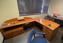 [#E6-37] Light Brown L Shaped desk