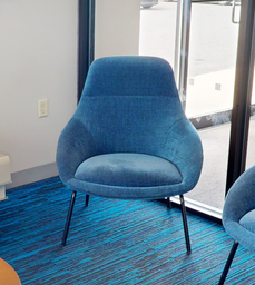 [#B12-4] Blue lounge chair