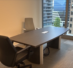 [#C6-6] Meeting Room Table with plugs