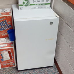 [#G9-22] Mini Fridge