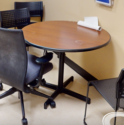 [#C4-8] Round meeting table