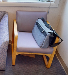 [#B9-7] Lilac guest chair