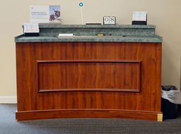 [#C4-8] Large cheque desk