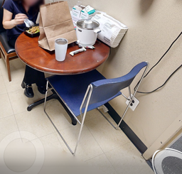 [#C3-7] Round break table