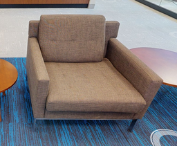 [#B12-12] Brown lounge chair