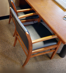 [#B9-5] Black guest chair with arms