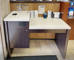 [#C3-13] Cheque desk