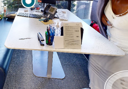 [#C4-11] Booth Table