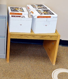 [#C11-6] Small side table