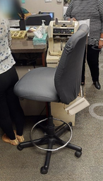 [#B12-8] teller stools