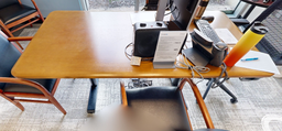 [#C5-7] Small conference table