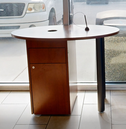 [#C4-7] Cheque desk